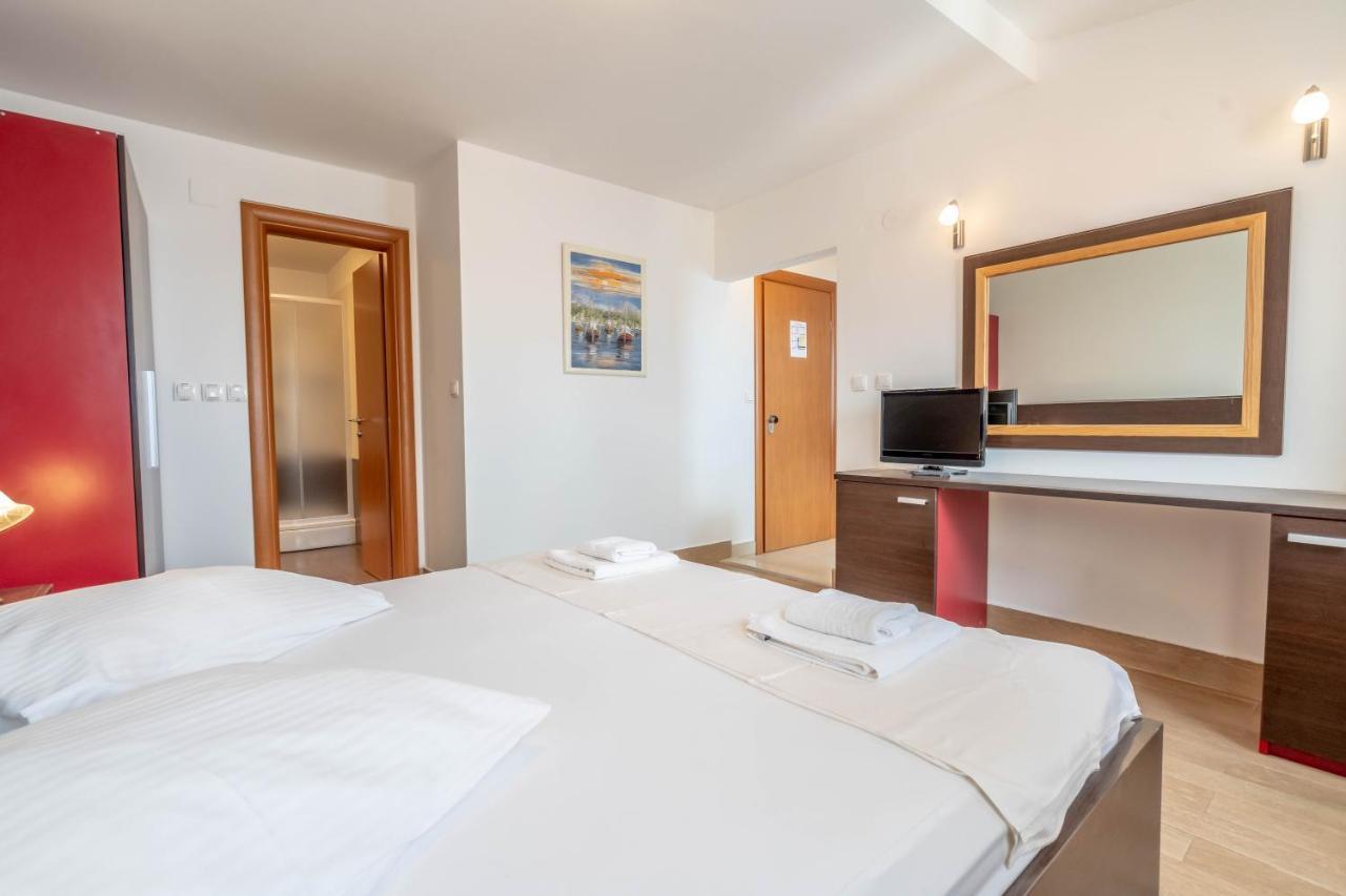 Pansion Epetium Otel Stobreč Dış mekan fotoğraf