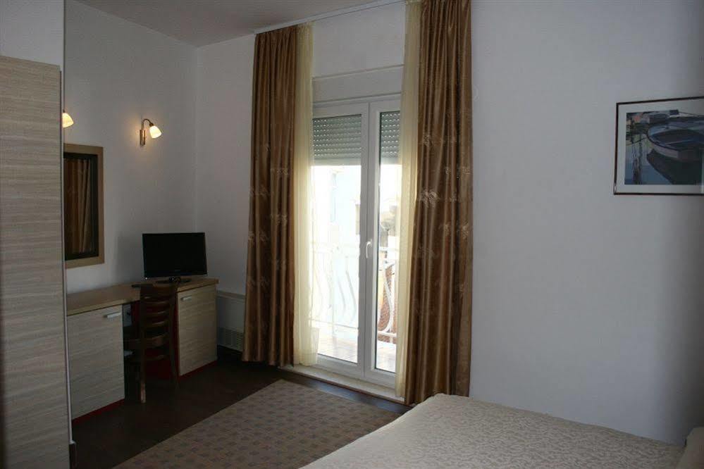 Pansion Epetium Otel Stobreč Dış mekan fotoğraf