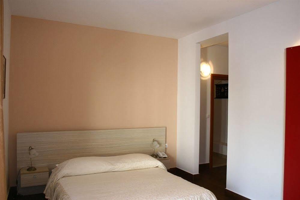 Pansion Epetium Otel Stobreč Dış mekan fotoğraf